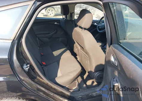 2017 Ford Focus Se z USA, uszkodzony, nr VIN 1FADP3K27HL274857